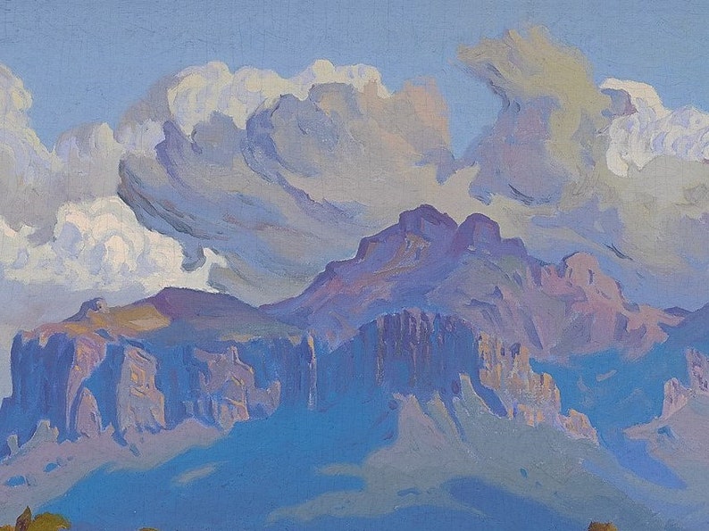 Puede incluir: Una pintura de una cordillera con una gran nube esponjosa en el cielo. Las monta&ntilde;as son de un color morado intenso, y la nube es de un azul claro y blanco.