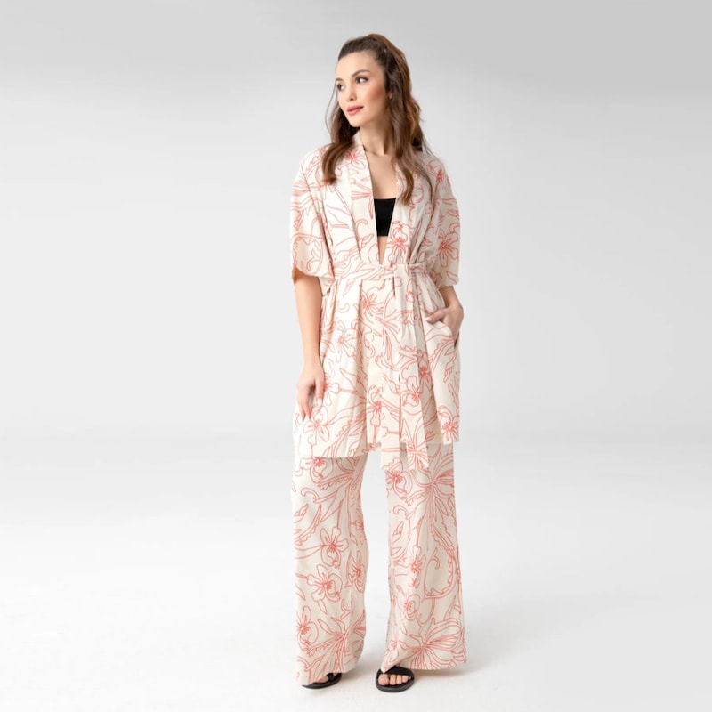Women Vibrant Pleated Two-Piece Pants Set