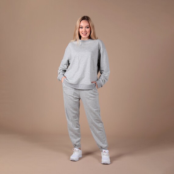Oversized Gray Sweatshirt and Pants Set 