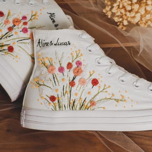 Converse de casamento para noiva, Converse com bordado de flores, Tênis de casamento, Converse personalizado com bordado de rosas para noiva, Sapatos bordados com margaridas
