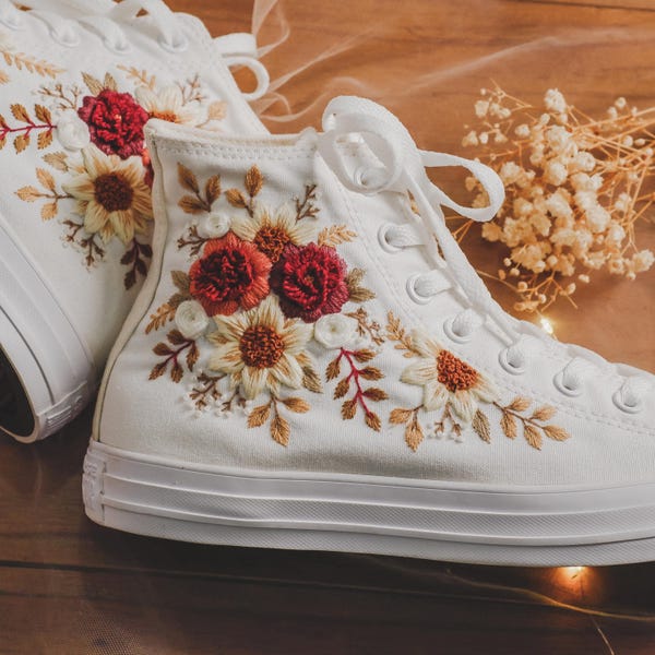 Hochzeit Hochzeit Brautschmuck, Herbst Rustikale Blume gestickt CONverse Custom, Schuhe gestickt Rost Orange Bouquet, Braut Sneakers Sneakers