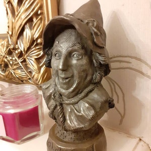 Wizard of Oz Scarecrow bust.