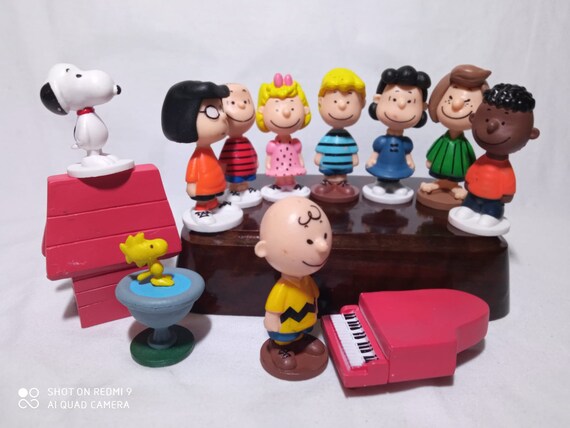 peanuts characters figures
