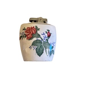 Vintage 1950&#39;s Floral Ceramic Tabletop Lighter With Red Rose Design & Metal Top Mid-Century Style Victorian Rat Pack Style