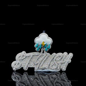 Pingente de moissanite personalizado, pingente de letra personalizada de moissanite VVS e loop de nuvens chuvosas, pingente de moissanite, pingente de moissanite hip hop prateado