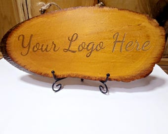 Individuell graviertes Holzschild-Personalisiertes Logo, Geschäftsname oder Design-Rustic Live Edge Sign