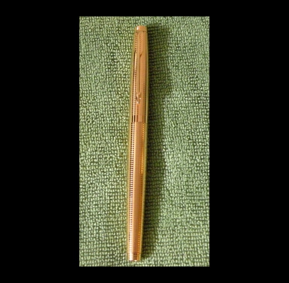 Parker 75 Heritage Collection gold fountain pen