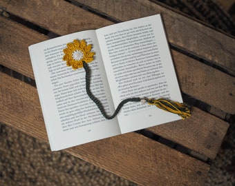 crocheted bookmark, bookmark flower, gift book