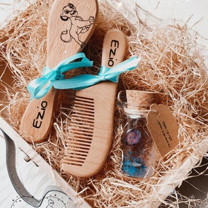 Coffret première mèche de cheveux, brosse, peigne, gravure, cadeaux, naissance.