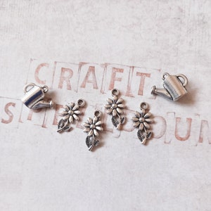 Spring charms, Flower and Water can charms, Craft & Jewellery making