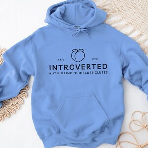 Sudadera con capucha para el gimnasio con glúteos introvertidos / Regalo divertido para levantamiento de pesas Carolina Blue