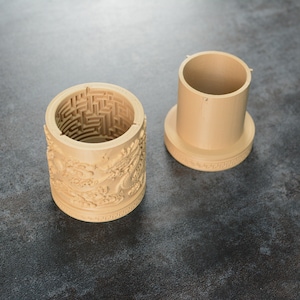 Knifflig wie dekorative Labyrinth-Geschenkbox