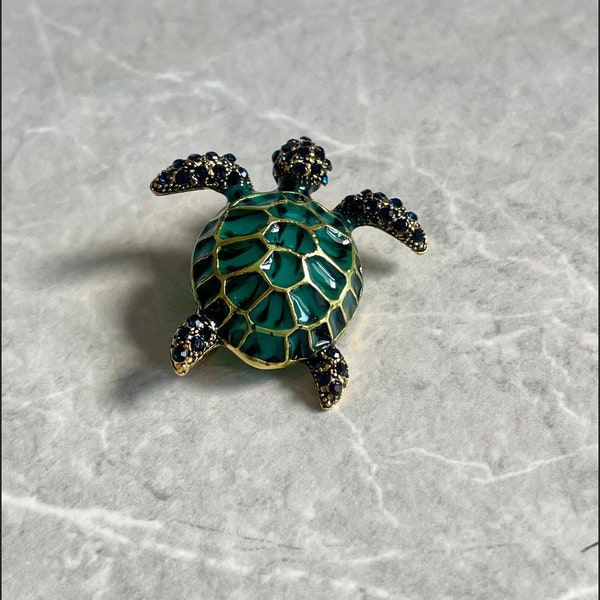 Deep Green Turtle Brooch Pin With Detail