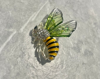 Bee Wasp Glitter Wing Detail Brooch Pin