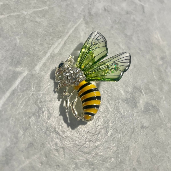 Bee Wasp Glitter Wing Detail Brooch Pin