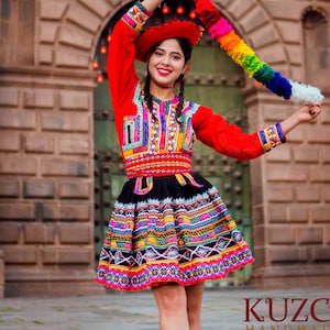 Traje típico peruano para mulheres. Traje típico do Peru. Traje típico peruano de Cuzco. Vestido bordado típico. Traje VALICHA