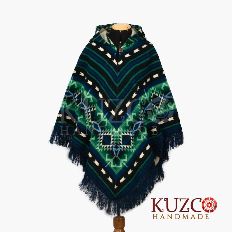 Poncho en alpaga natif Poncho vert unisexe Poncho de Style Tribal américain Poncho équatorien Poncho à capuche en laine d'alpaga Poncho en alpaga natif image 2