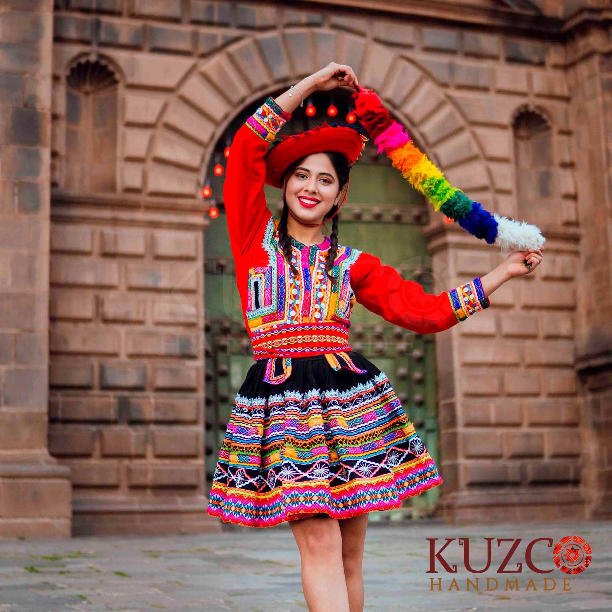 ペルーの典型的な女性用衣装。ペルーの典型的な衣装。クスコの