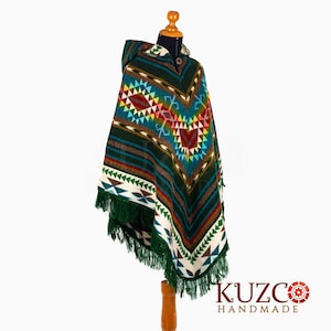 Poncho en alpaga natif Poncho vert unisexe Poncho de Style Tribal américain Poncho équatorien Poncho à capuche en laine d'alpaga Poncho en alpaga natif image 4