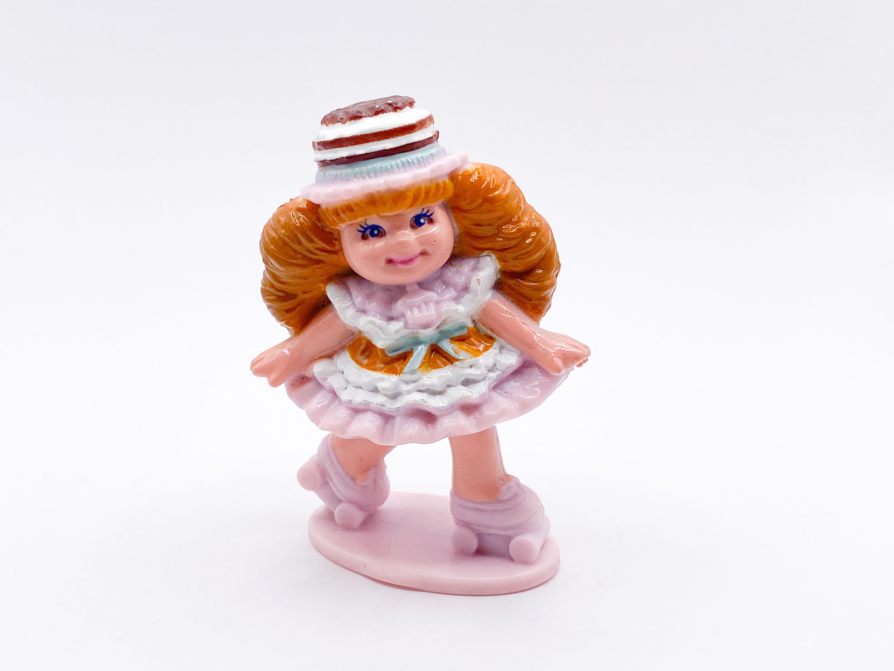 1989 Chocolottie Mini PVC Figure on skates 1989 Chocolottie Mini PVC Figure on skates