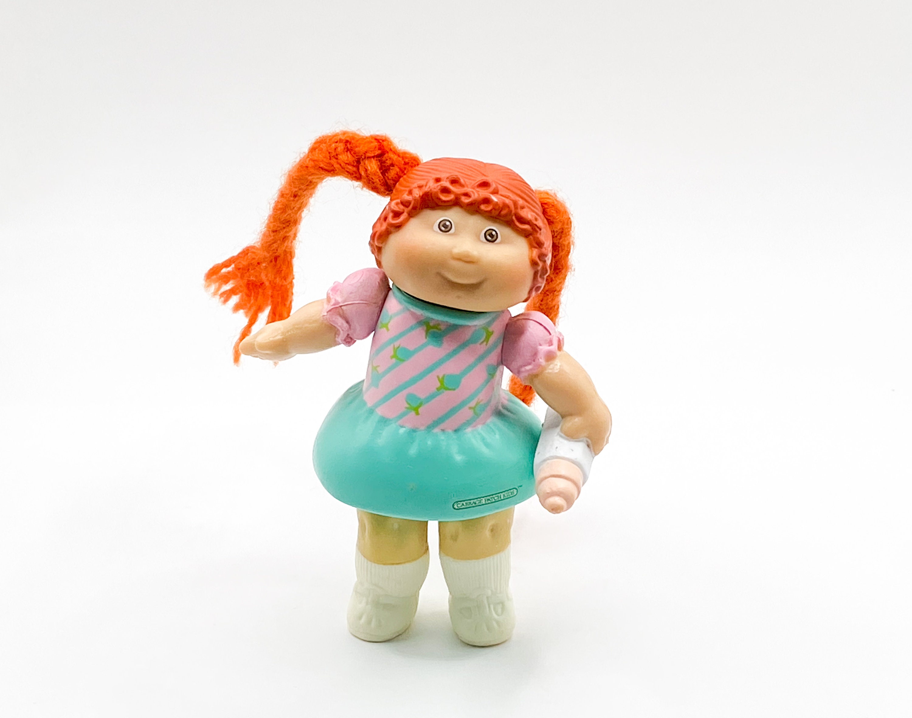 1989 Chocolottie Mini PVC Figure on skates 1989 Chocolottie Mini PVC Figure on skates