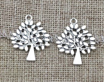 Antika silverberlocker i livets träd: Hängen i zinklegering (24 x 29 mm)