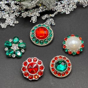 Kerstcollectie rode en groene knopen, veel van 5 of 10 stuks, knopen met strassteen en parelmoer, kerstknopen naaien, doos 5