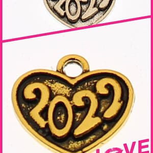 4 Pcs. Year 2022 Heart Charms, Pendants, School, College Graduation Charms, Year 2022 Gift Tag Charms B2724-B2725