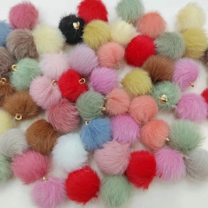 10 pezzi. Pelliccia Pom Pom Ball Ciondolo / Ciondolo in tessuto di pelliccia di volpe finta / Borsa Borsa Charms / Charms orecchino / Craft Fuzzy Ball Charms / 20mm