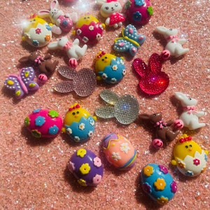 10 Stk. Mix aus Ostern Harz Cabochons, Osterei Cabochons, Osterhasen Cabochons, Schmetterling Cabochons 000