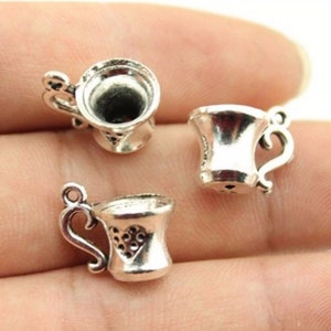 Antika silverberlocker i tekopp: 3D-berlocker till kaffemugg (15 mm x 13 mm)