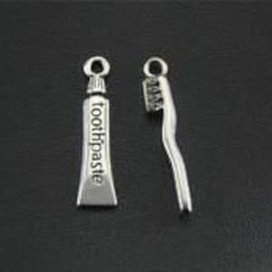 Zahnpasta und Zahnbürste Charms, Zinklegierung, silberfarbene Charms, Zahnarzt Charms, 10 Stück 1995, 2032