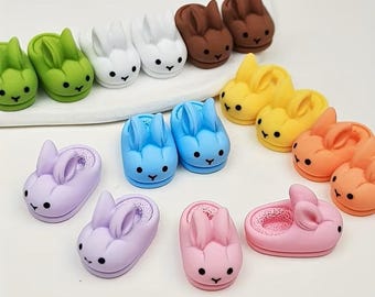 Mini chaussons lapin : accessoire de maison de poupée, décoration de Pâques (1 paire) 0327