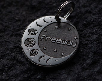 Médaille d'identification lune ronde personnalisée pour chien - Médaille cycle lunaire pour animal de compagnie en acier inoxydable avec nom gravé, médaille de collier personnalisée et porte-clés
