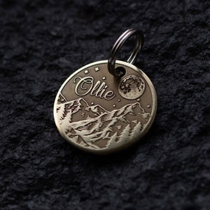Médaille d'identification de collier clair de lune pour animal de compagnie, médaille d'identification en laiton pour animal de compagnie, médaille de collier pour chien, médaille gravée, carte d'identité personnalisée pour animal de compagnie, médaille d'identité pour chien paysage, petite médaille pour chien.