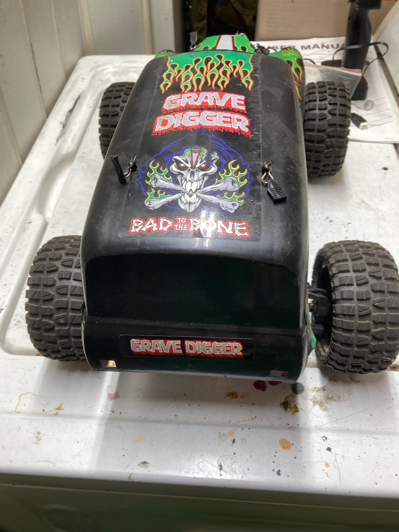 Upcycled 1/12 Grave Digger RC Stunt Truck: Fast 4WD Off-Road image 2