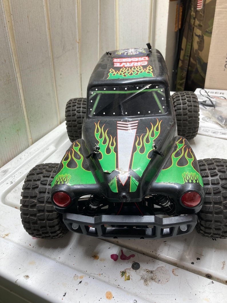 Upcycled 1/12 Grave Digger RC Stunt Truck: Fast 4WD Off-Road image 4