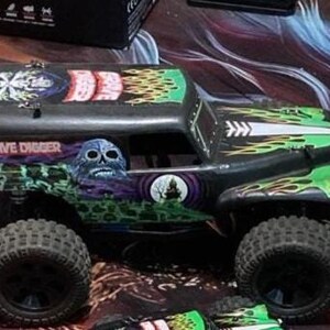 Upcycled 1/12 Grave Digger RC Stunt Truck: Fast 4WD Off-Road image 7