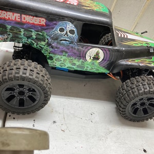 Upcycled 1/12 Grave Digger RC Stunt Truck: Fast 4WD Off-Road image 1