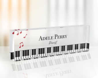 Naamplaat pianist voor bureau op maat, naamplaat muziek, naamplaat voor pianist, gepersonaliseerd relatiegeschenk, cadeau voor baas, naam bureau moeder