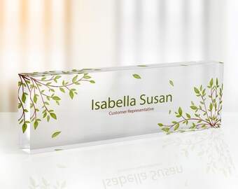Acryl naambordje met groen blad: gepersonaliseerd kantoordecor