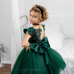 Vestidos de niña deals color verde esmeralda