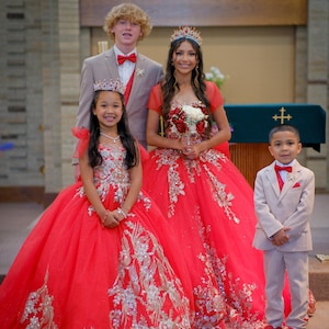 Custom mini Quince dress Beautiful Sweetheart floral lace gown Red goldy applique outfit Matching Quince dress Train Mini Quince Ballgown