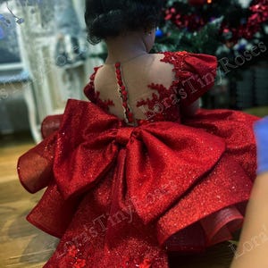 Vestido rojo para bebé. Vestido para primer cumpleaños, vestido rojo para niña pequeña, vestido brillante con perlas, sesión de fotos para bebé en Navidad, atuendo rojo para Navidad.