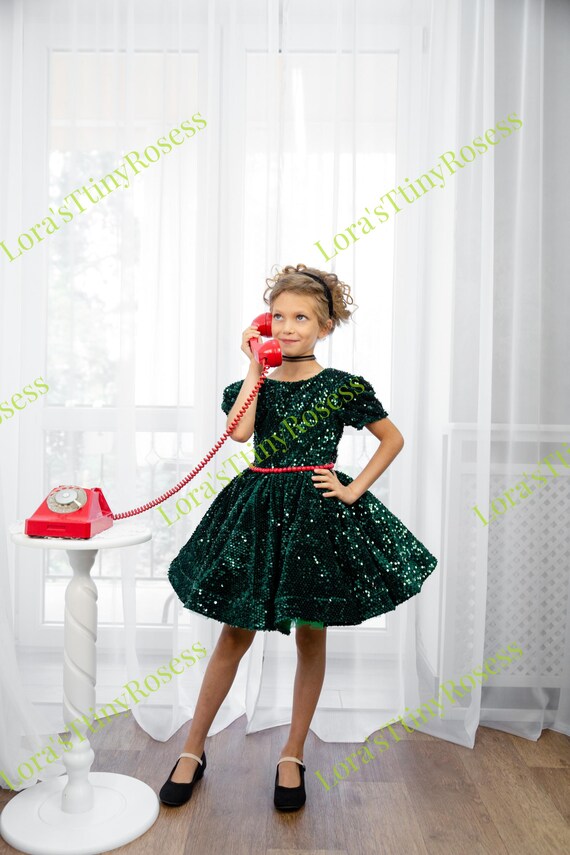 Christmas green baby dress Toddler sparkling soft velor dress with sequins Girls princess tulle dress Christmas Photo shoot baby girl dress Christmas green baby dress Toddler sparkling soft velor dress with sequins Girls princess tulle dress Christmas Photo shoot baby girl dress