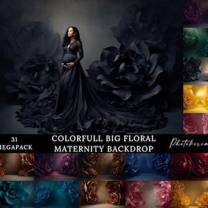 Op de afbeelding: Een zwarte achtergrond voor zwangerschapsfotografie met een vrouw in een zwarte jurk, omringd door grote, donkere bloemdecoraties. De tekst luidt "COLORFULL BIG FLORAL MATERNITY BACKDROP" en "31 MEGAPACK".