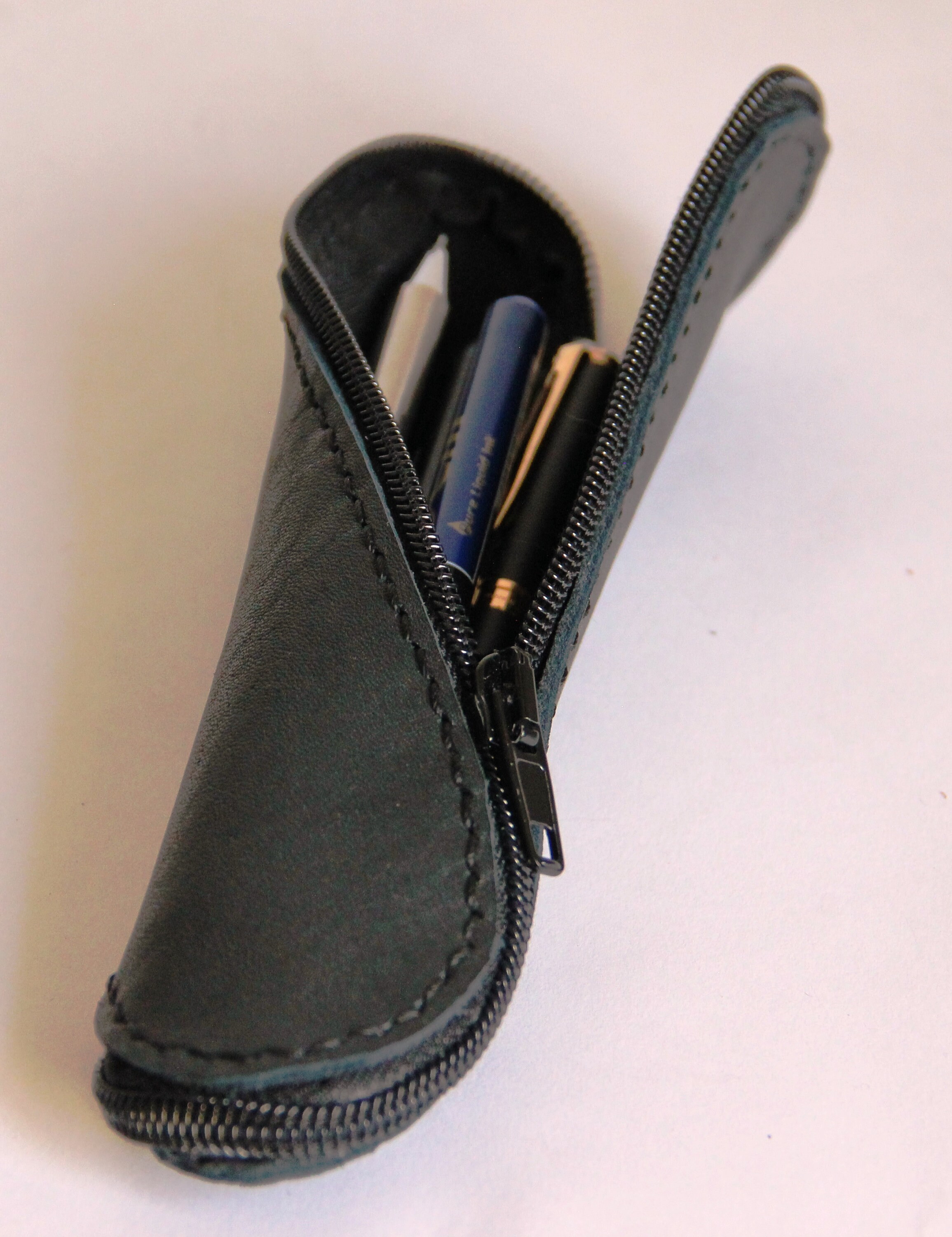 Trousse en Cuir Vrillée Noire Pour Crayons/Etui à Crayons