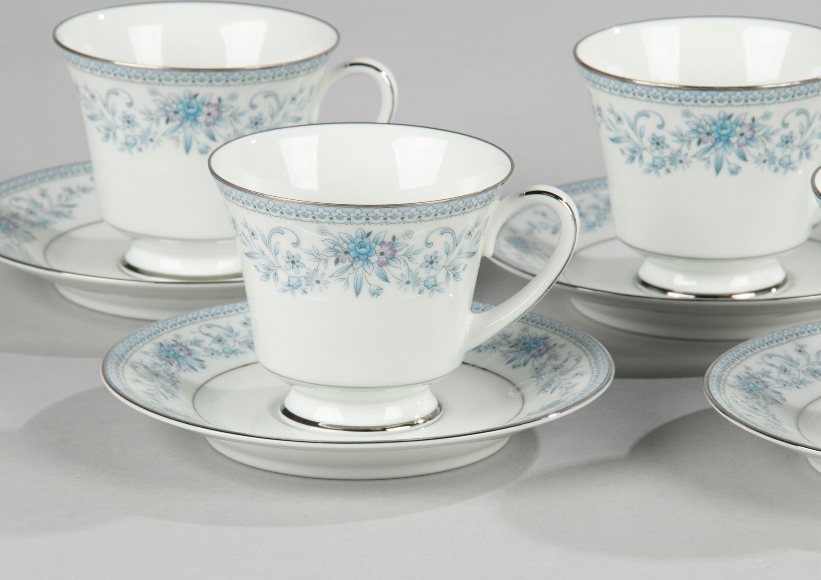 ノリタケ ブルーヒル ティーカップ＆ソーサー 5客セット - Etsy 日本