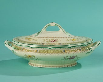 Lidded Bowl - Royal Doulton - Lillian