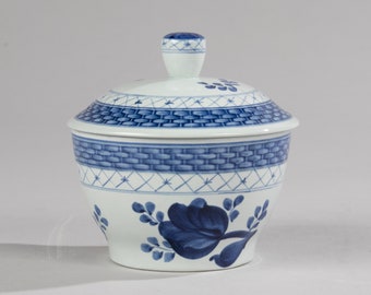 Lidded Bowl - Royal Copenhagen - Tranquebar - Model 953